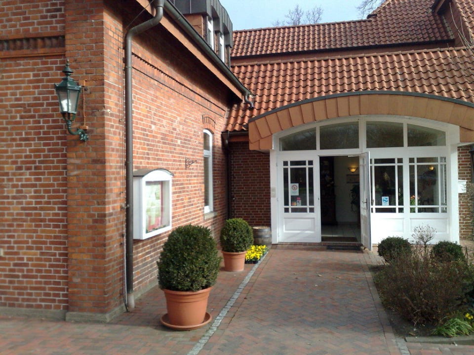 Hotel / Gasthof - der Eingang Zur Nordseite Traditionsgasthof