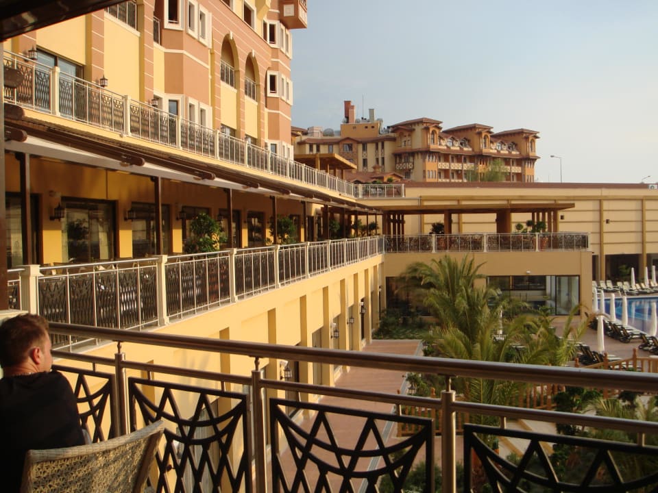 Terrasse zum Pool Villa Side Residence