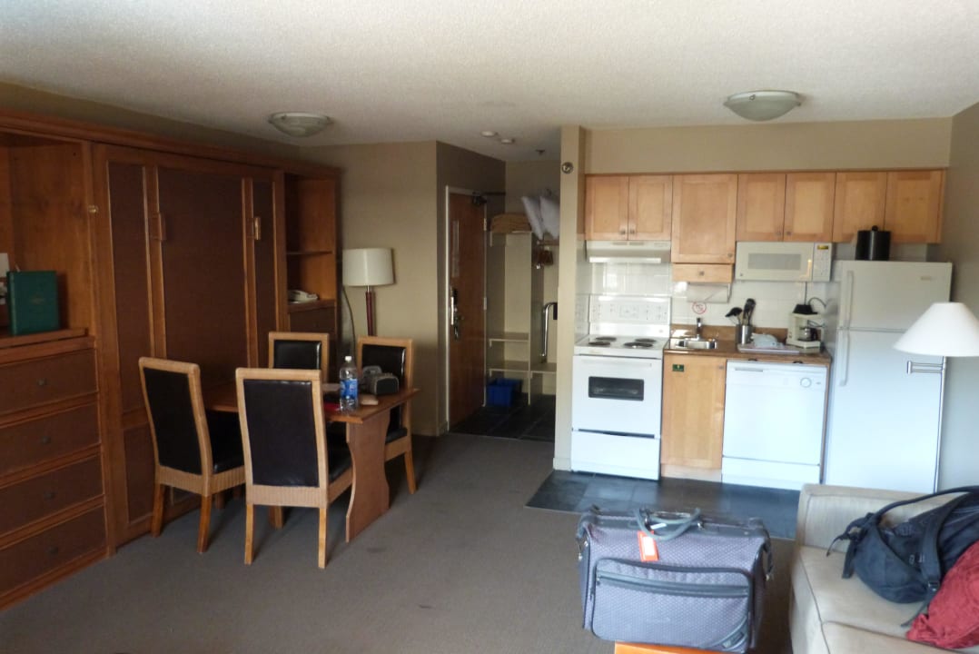 Living/Bedroom Hotel Whistler Village Inn & Suite