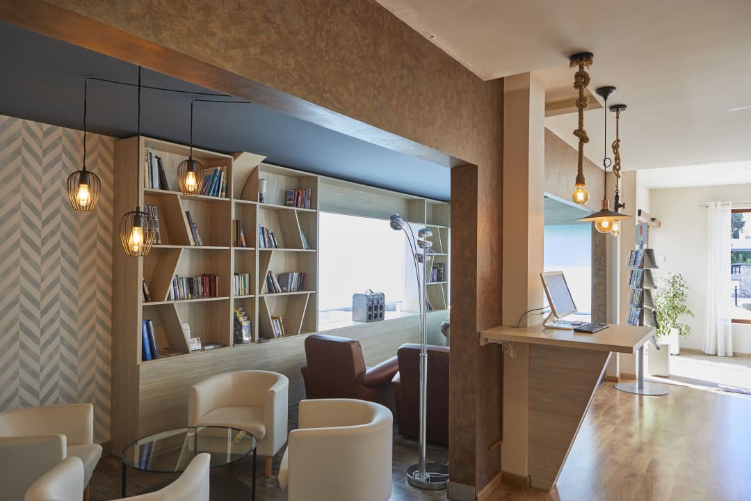 Lobby Hotel Santa Ponsa Pins