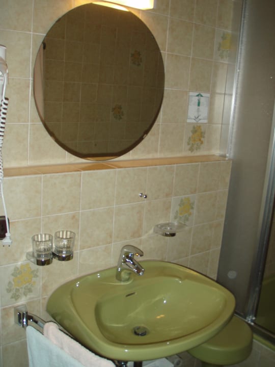 Ebenso das Waschbecken Hotel Gasthof Traube