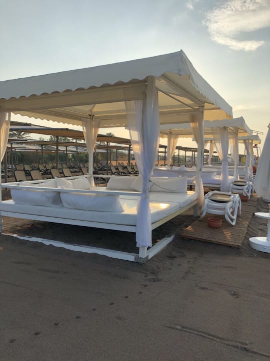 Strand Royal Wings Hotel