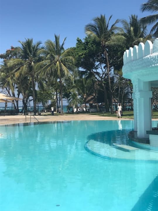 Pool Hotel Southern Palms Beach Resort