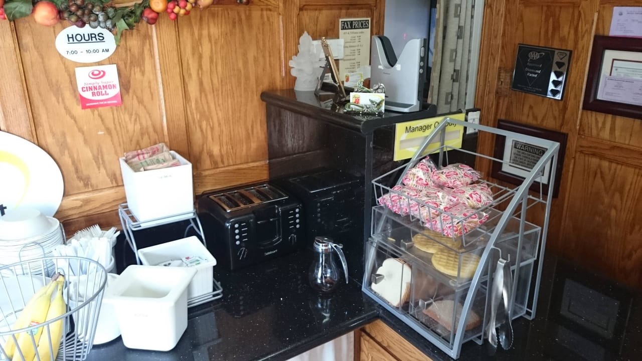 Frühstück im Office Super 8 San Francisco/Near the Marina