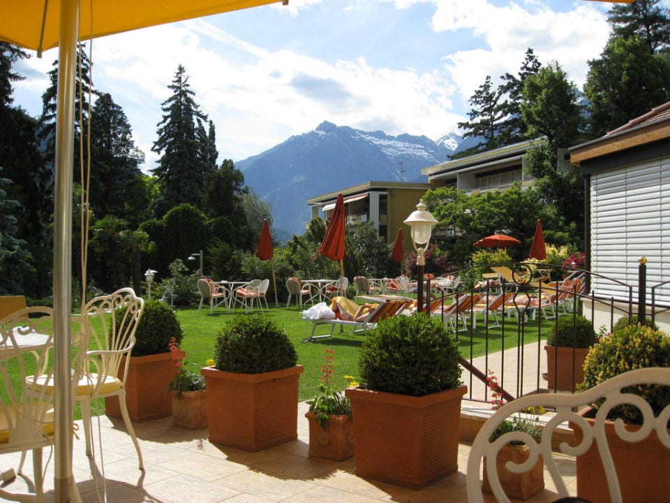 Blick auf den Garten Hotel Sonnenburg