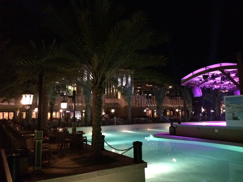 Rund um die Bühne Rixos Bab Al Bahr