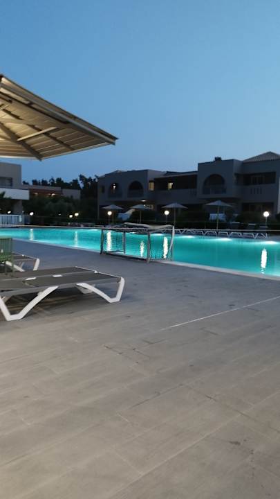 Pool Akti Beach Club