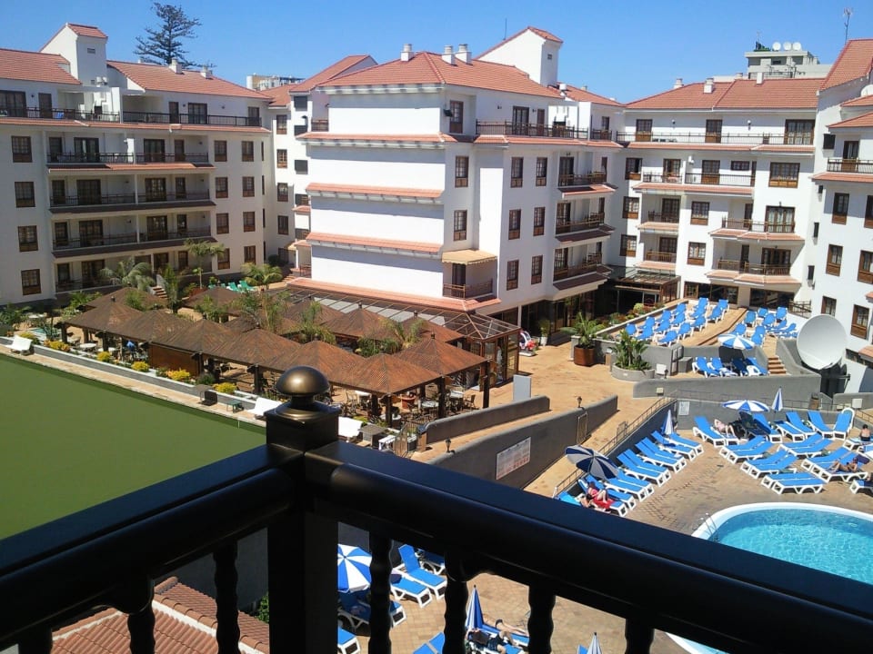 Hotel vom Balkon aus gesehen Apartamentos Casablanca