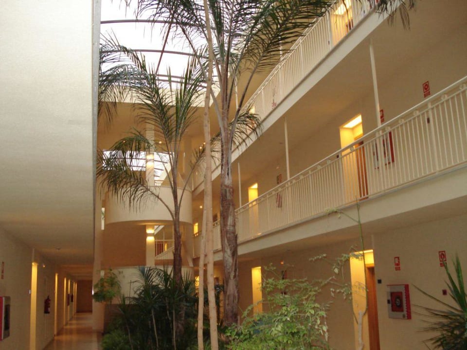 Im Inneren der Gebäude Zafiro Mallorca