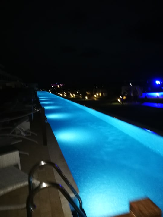 Pool Meliá Laguna Beach