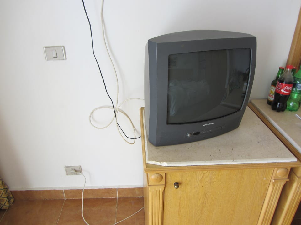"Riesiger Faltscreen" mit 3 deutschen Programmen Pickalbatros Aqua Vista Resort - Hurghada
