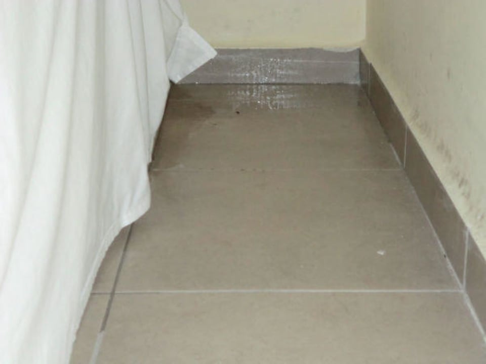 Wasser am Boden Selectum Family Comfort Side