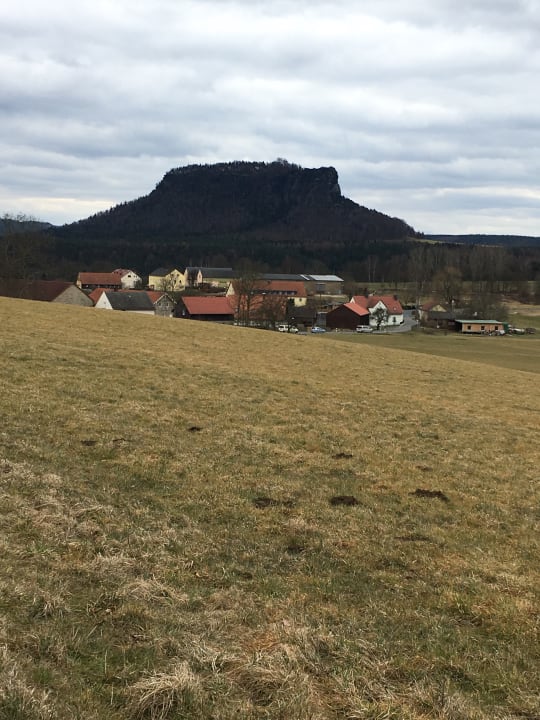 Blick auf den Lilienstein Hotel zur Post Pirna