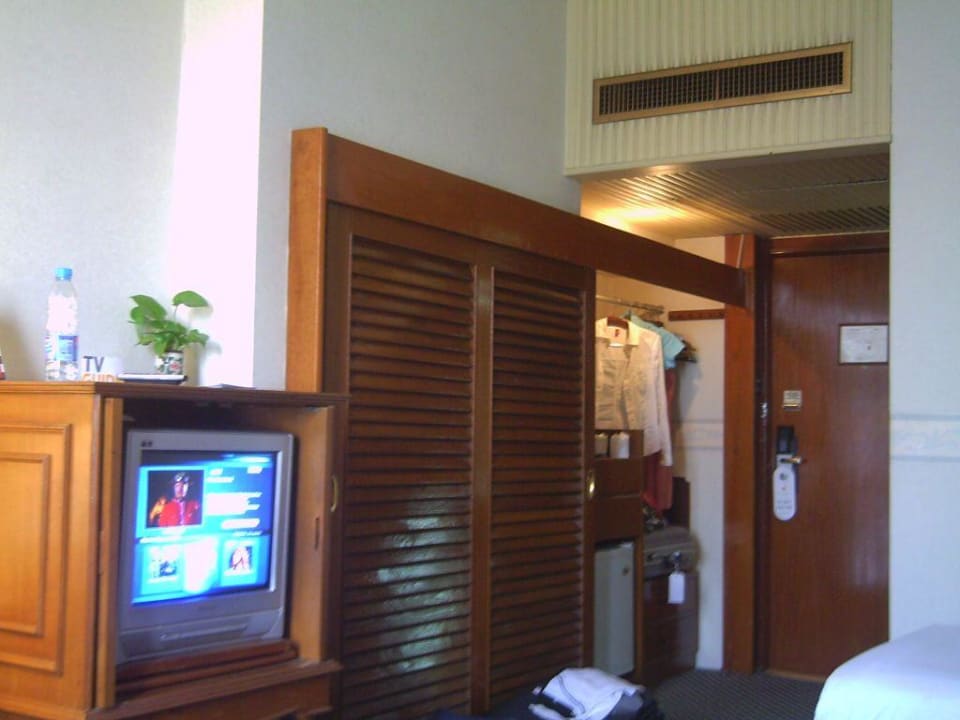 Blick zur Tür The Tawana Bangkok