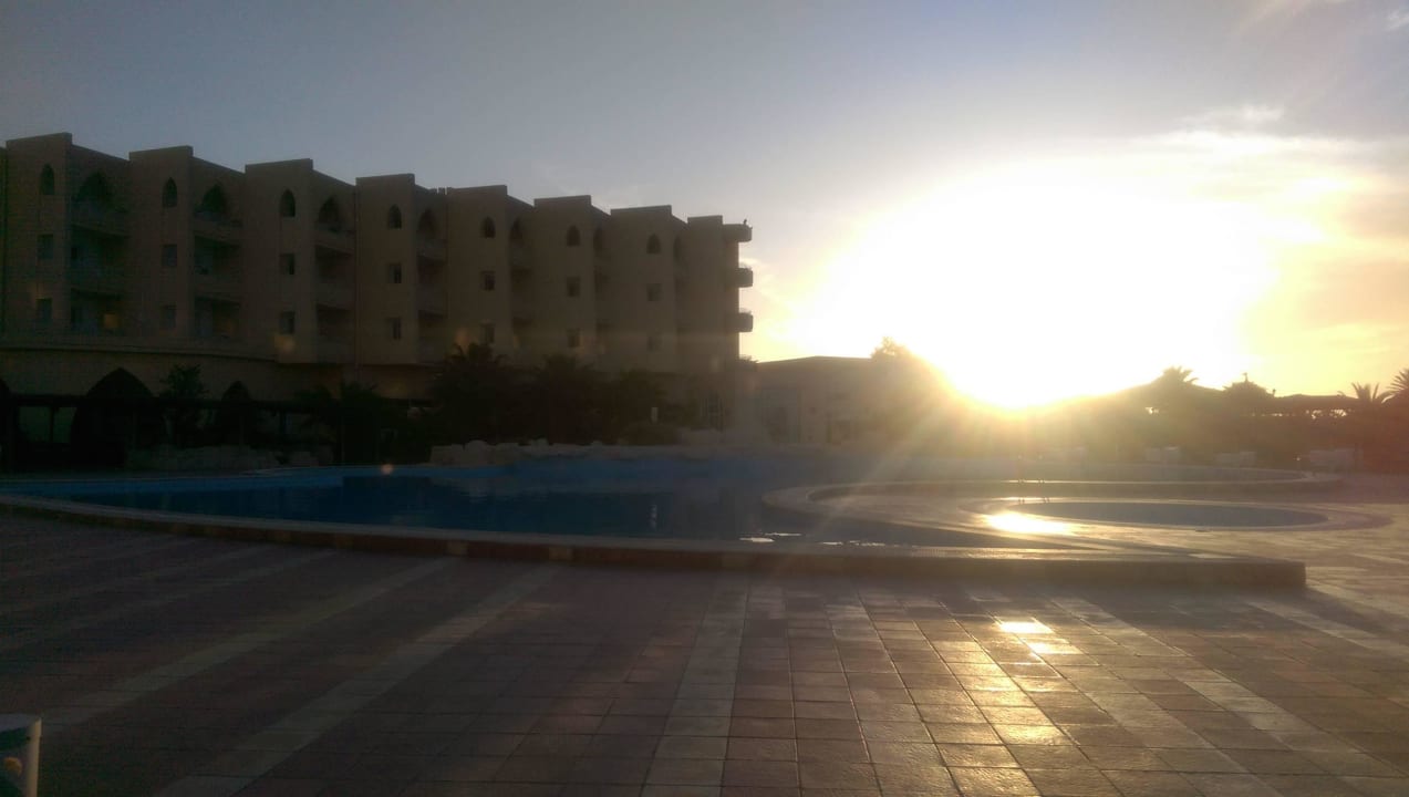 Sonnenuntergang von Pool Skanes Serail Aquapark