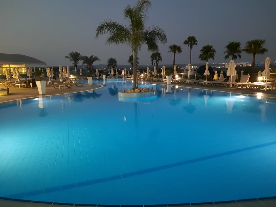 Pool Asterias Beach
