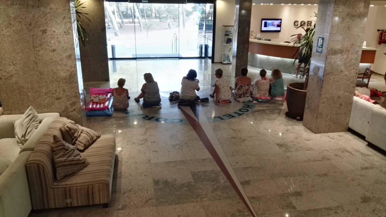 Wartebereich zum Pool Moon Dreams Coral Beach