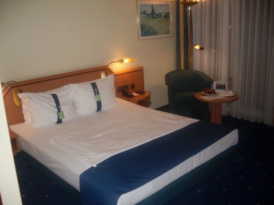 Bequemes Doppelbett Leonardo Hotel Düsseldorf Airport - Ratingen