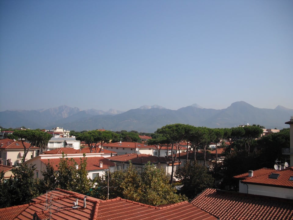 Zur Landseite, Berge und herrlich kühl! Hotel Eur