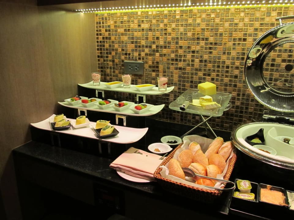 Häppchen in der Executive Lounge Hotel Novotel Bangkok On Siam Square