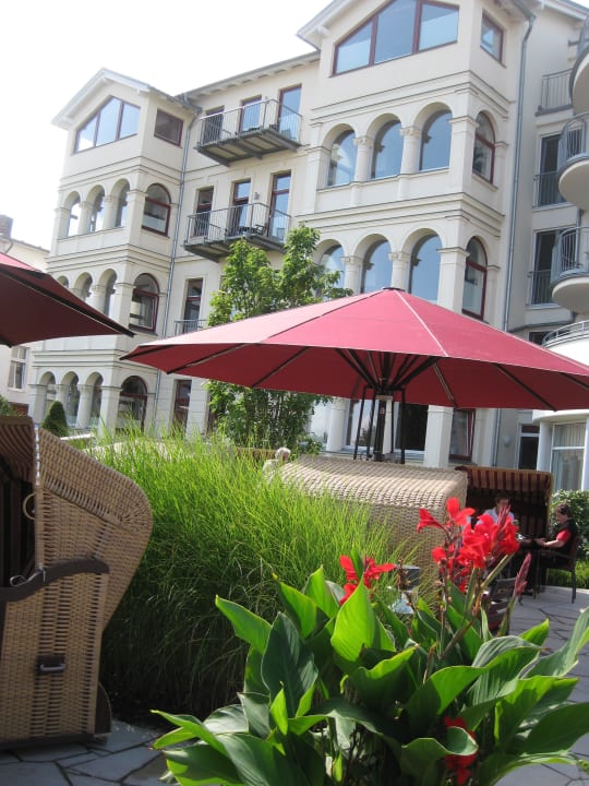 Blick von der Promenade auf das Hotel Das Ahlbeck Hotel & SPA