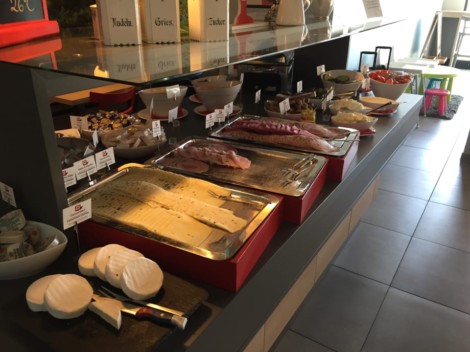 Restaurant MEININGER Hotel Berlin Airport