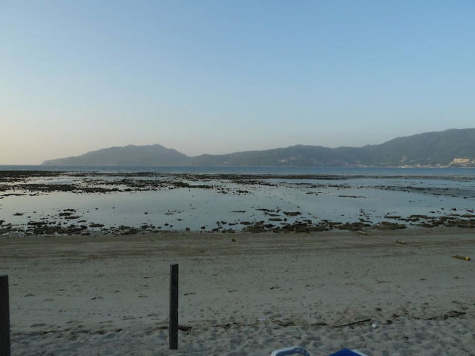Strand bei Ebbe Hotel Patong Bay Hut