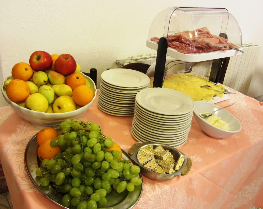 Obst-Käse-Schinken-Salami Hotel Riva del Sole