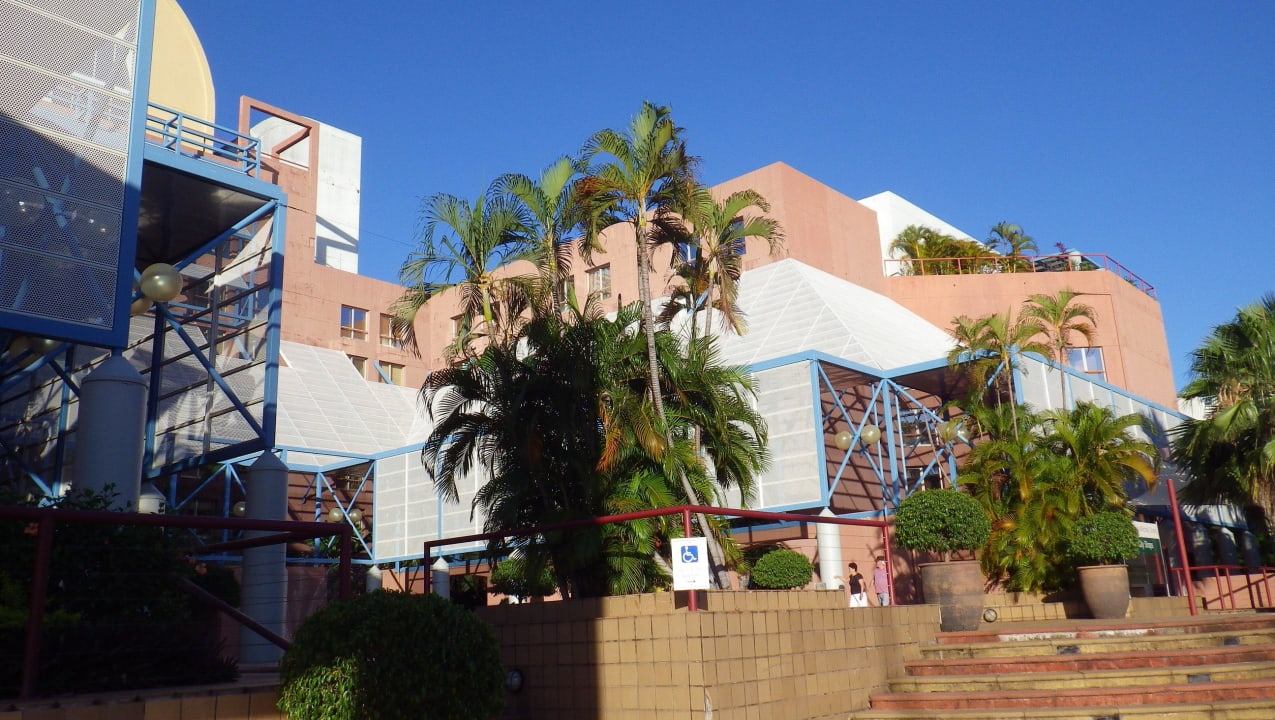 Blick zum Hotel DoubleTree by Hilton Hotel Esplanade Darwin