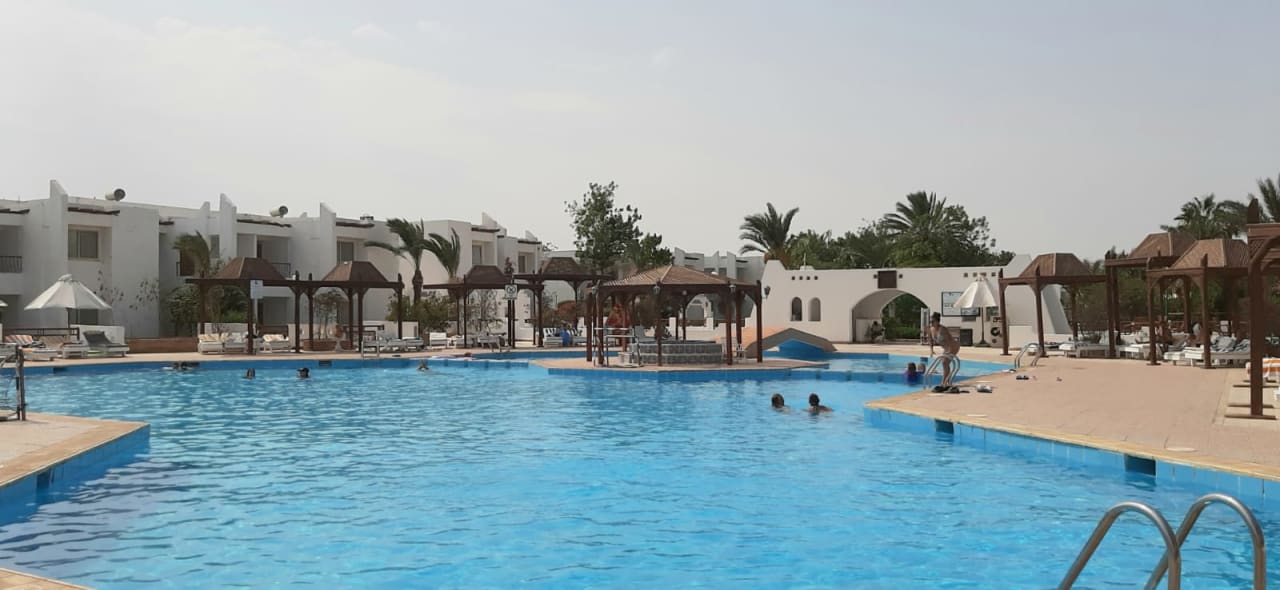 Pool Menaville Safaga