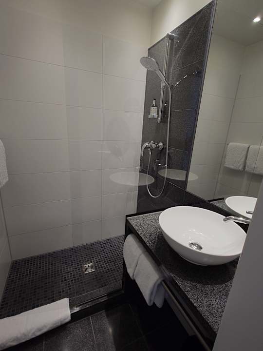 Zimmer Motel One Wiesbaden