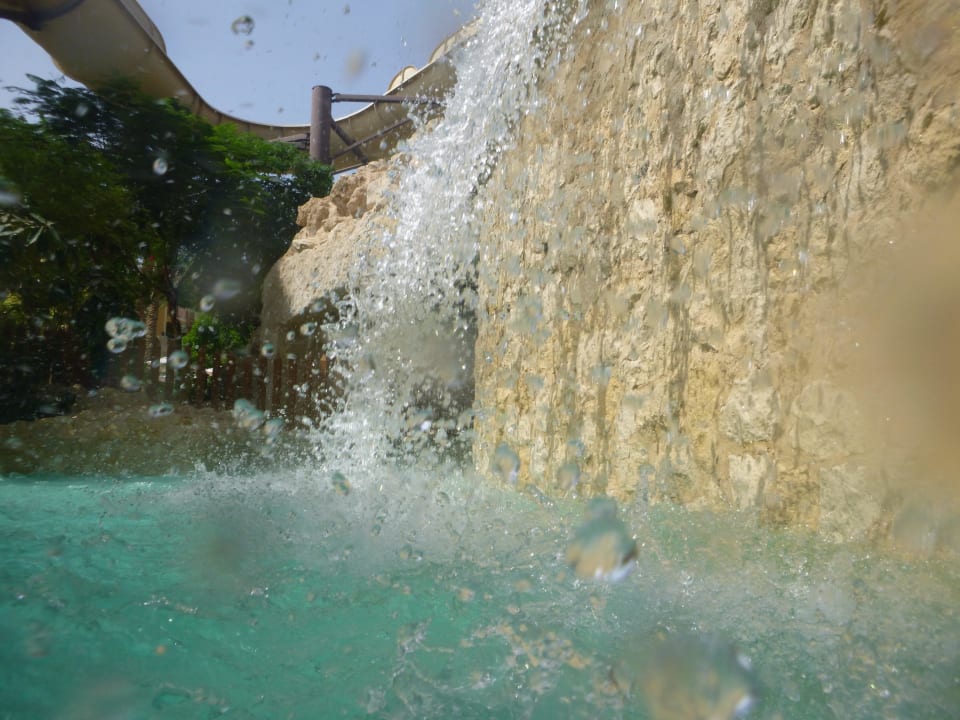 Wasserfall bei Strömungsanlage Grand Waterworld Makadi & Family Star Makadi
