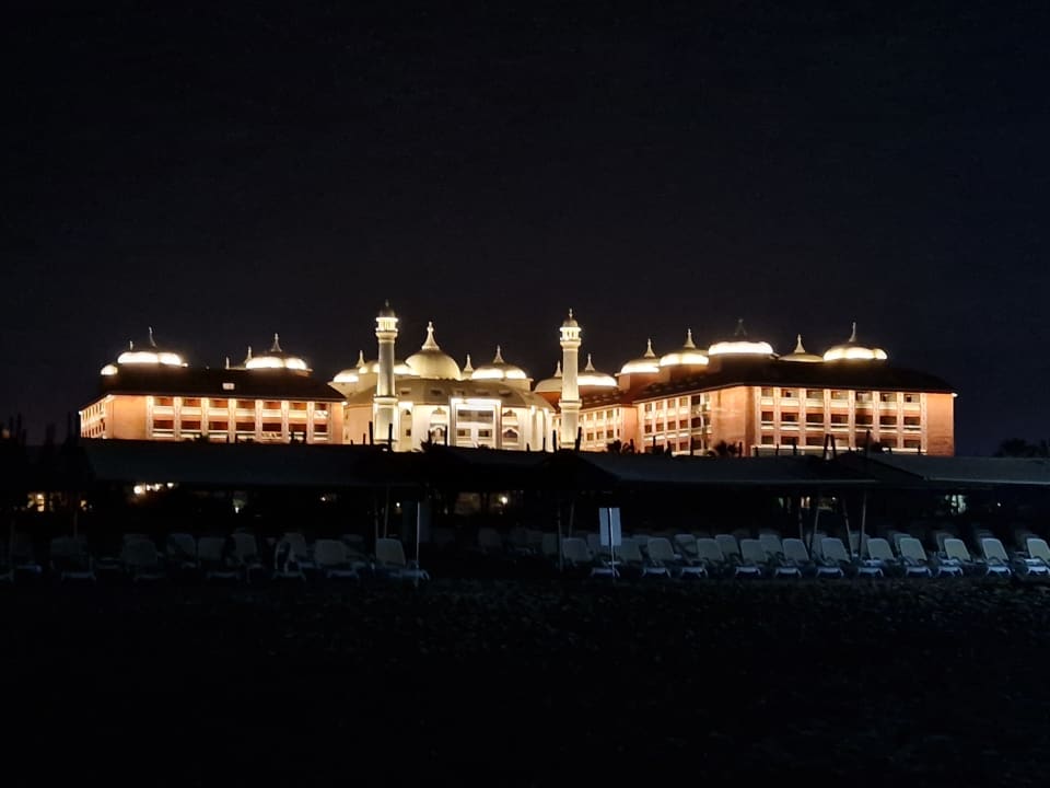Außenansicht Royal Taj Mahal Hotel