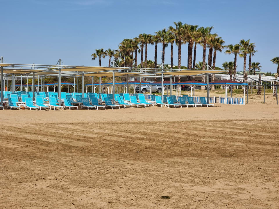 Strand Dream World Palace Hotel