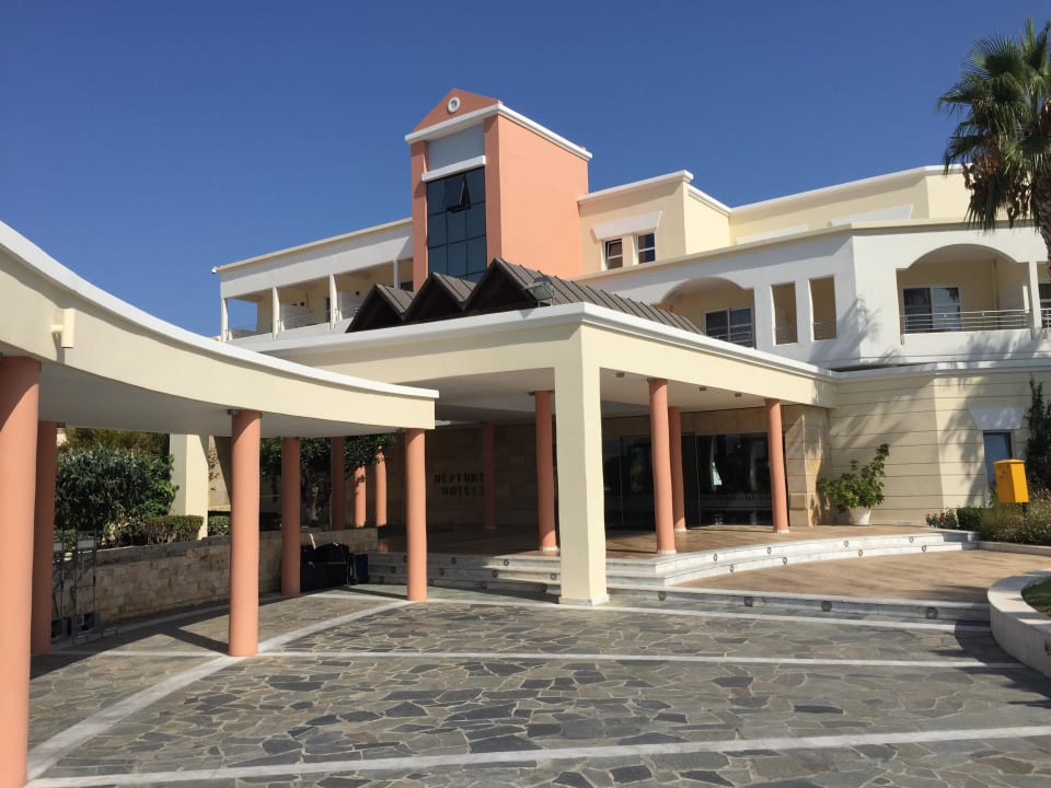 Eingangsbereich Neptune Luxury Resort