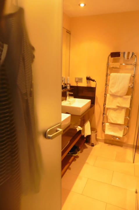 Bad mit Doppelwaschbecken Strandhotel Georgshöhe