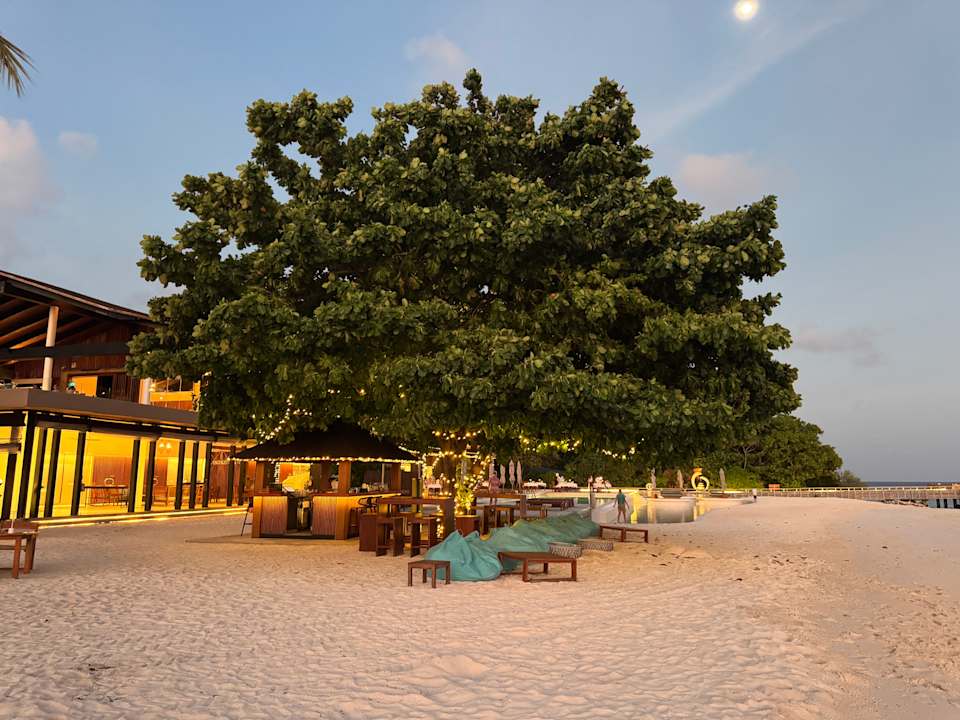 Außenansicht The Westin Maldives Miriandhoo Resort