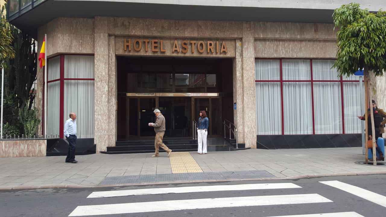 Eingang Bull Astoria