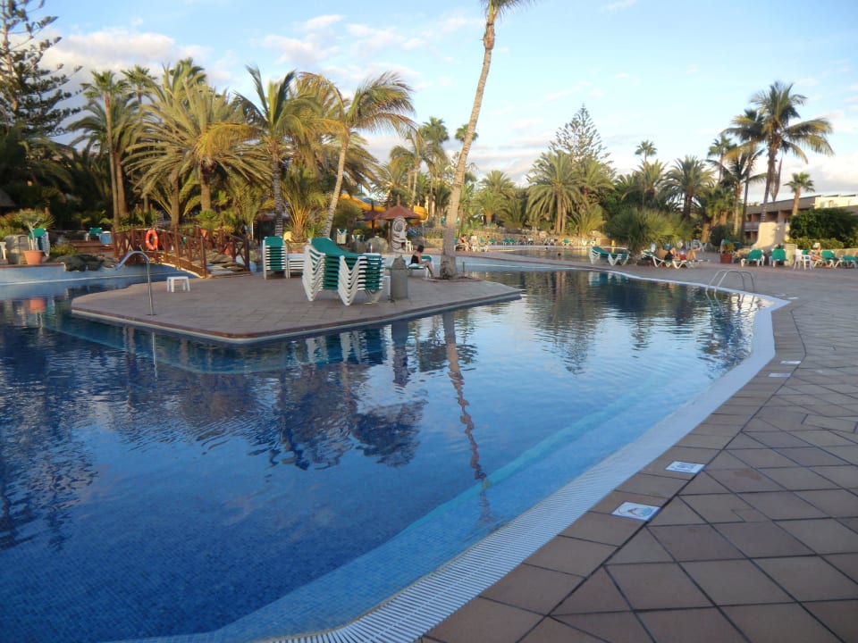 Pool Abora Interclub Atlantic by Lopesan Hotels