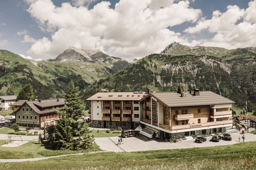 au-enansicht-hotel-goldener-berg-your-mountain-selfcare-resort