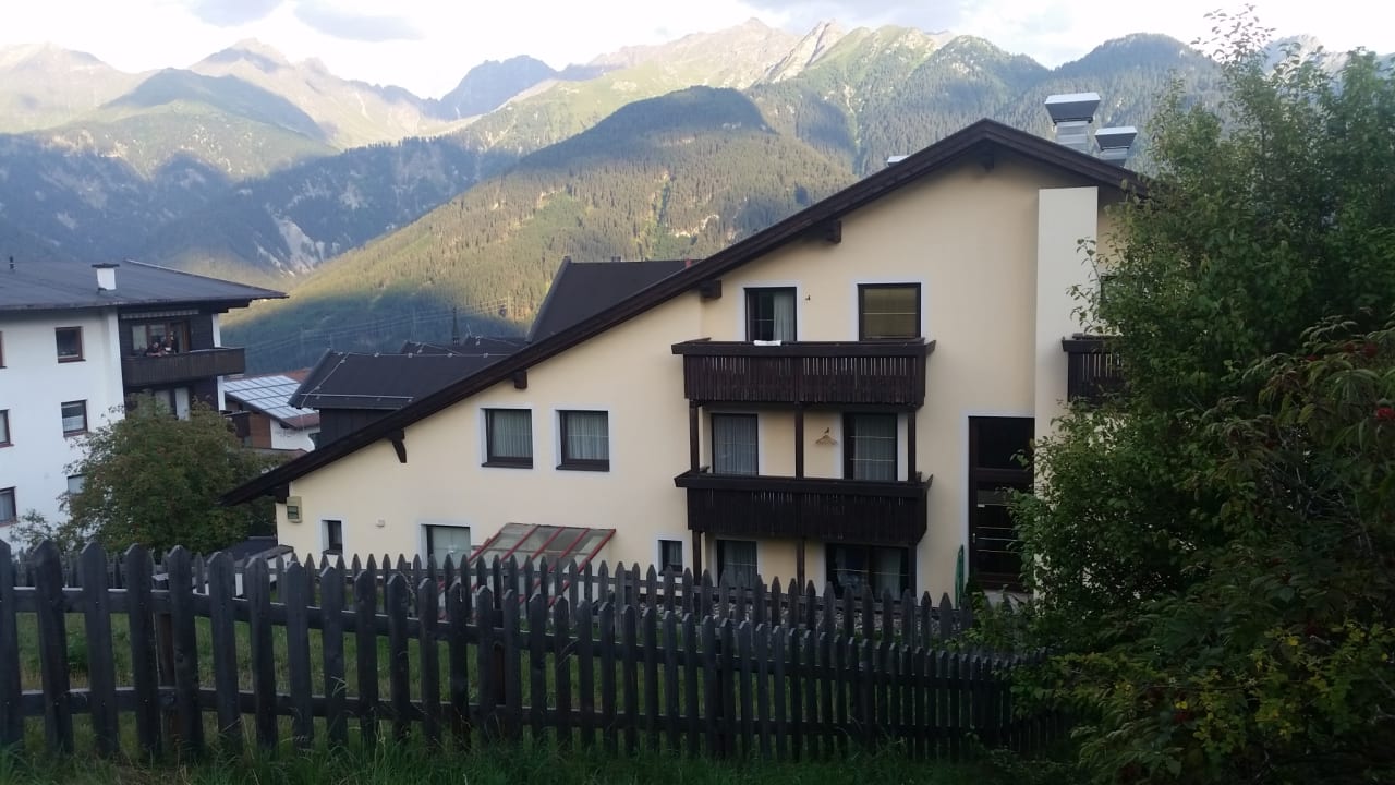 Außenansicht Hotel Garni Alpenruh-Micheluzzi