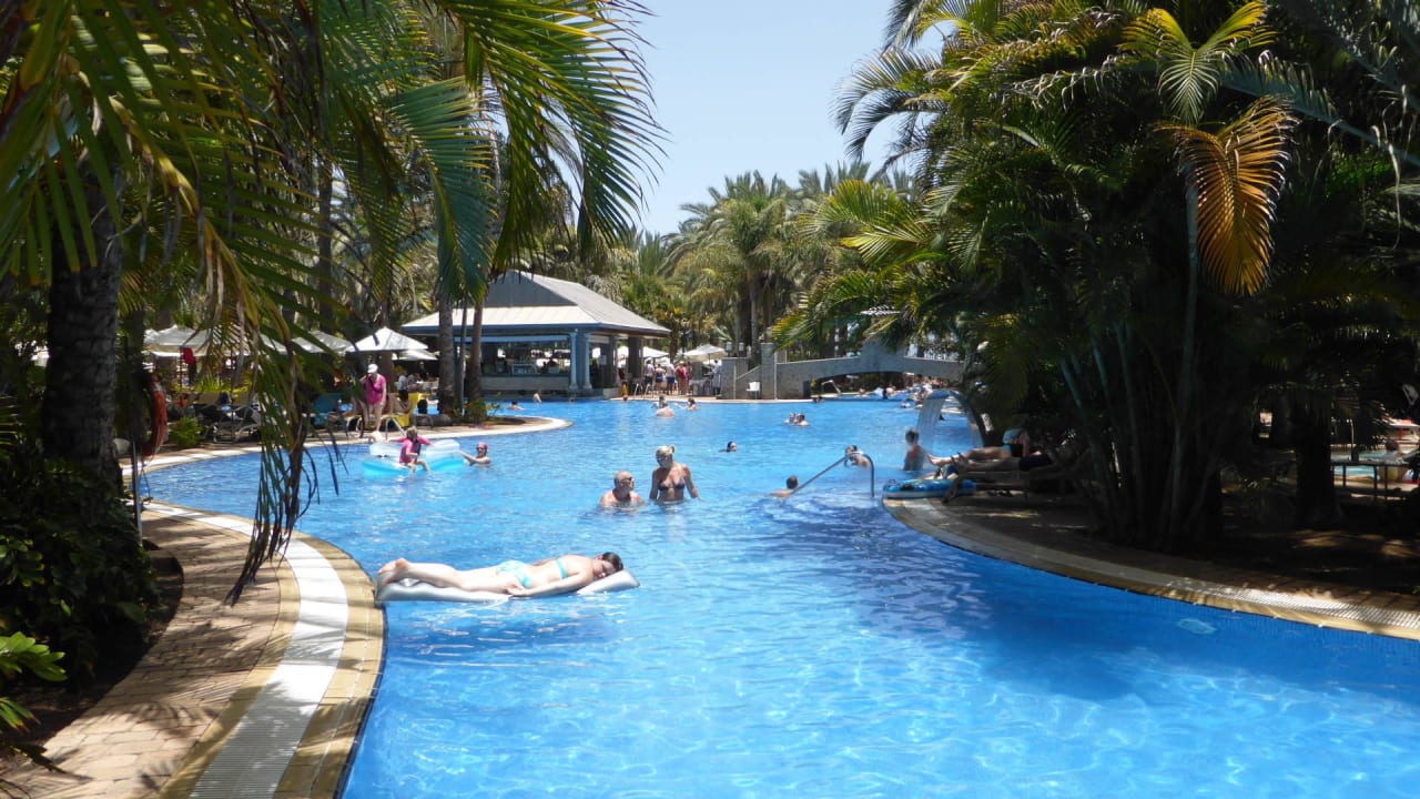 Rundpool mit Pollbar Lopesan Costa Meloneras, Resort & Spa