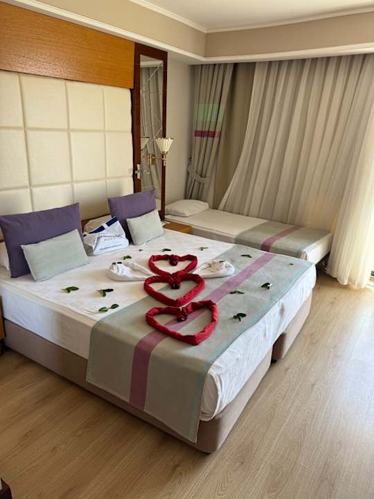 Zimmer Dream World Aqua Hotel