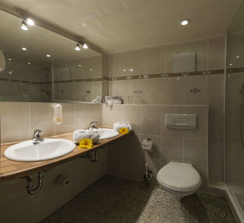 Das Bad der Suite Panoramagasthof Auf Dem Auerberg