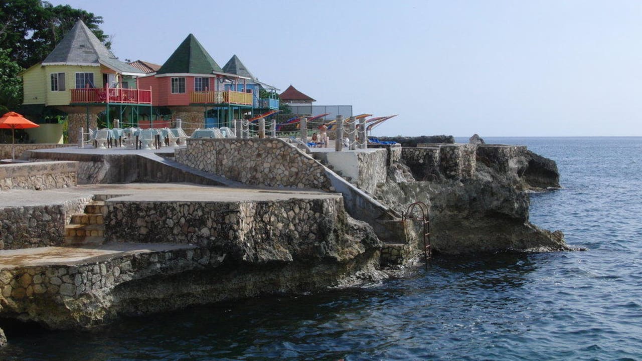 Samsahra Samsara Cliff Resort