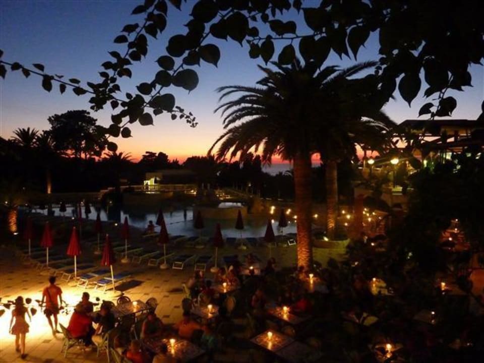 Pool mit Abendveranstaltung Aldiana Club Rocca Nettuno Calabria