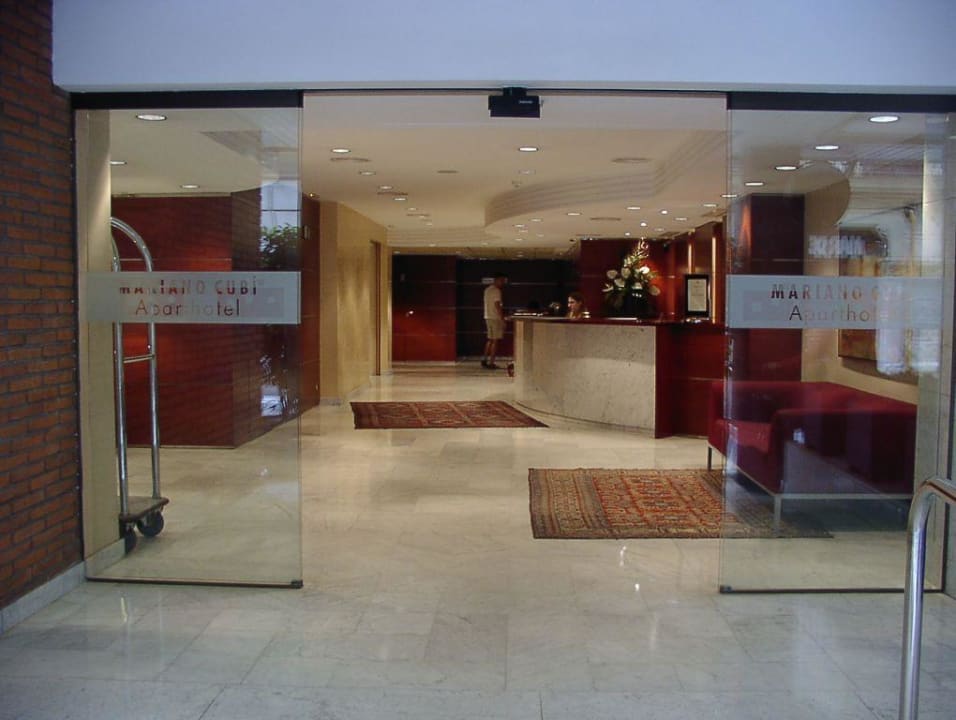 Eingangshalle 1 Hotel Mariano Cubi