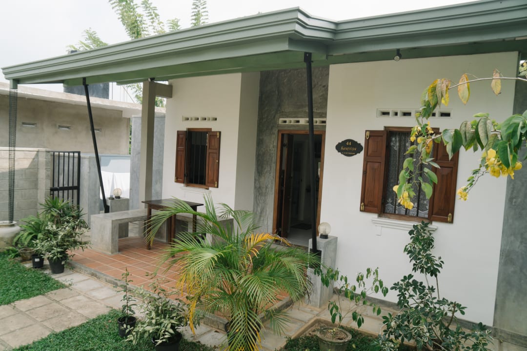Lobby 44 Karapitiya