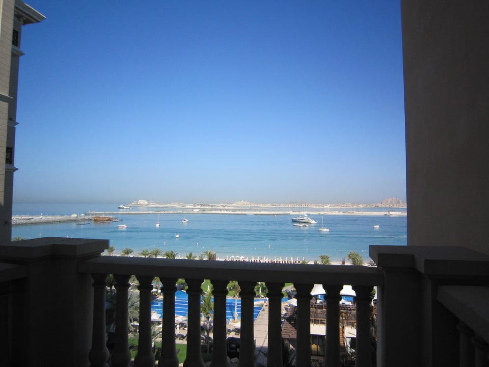 Blick vom Balkon des Zimmers The Westin Dubai Mina Seyahi Beach Resort & Marina