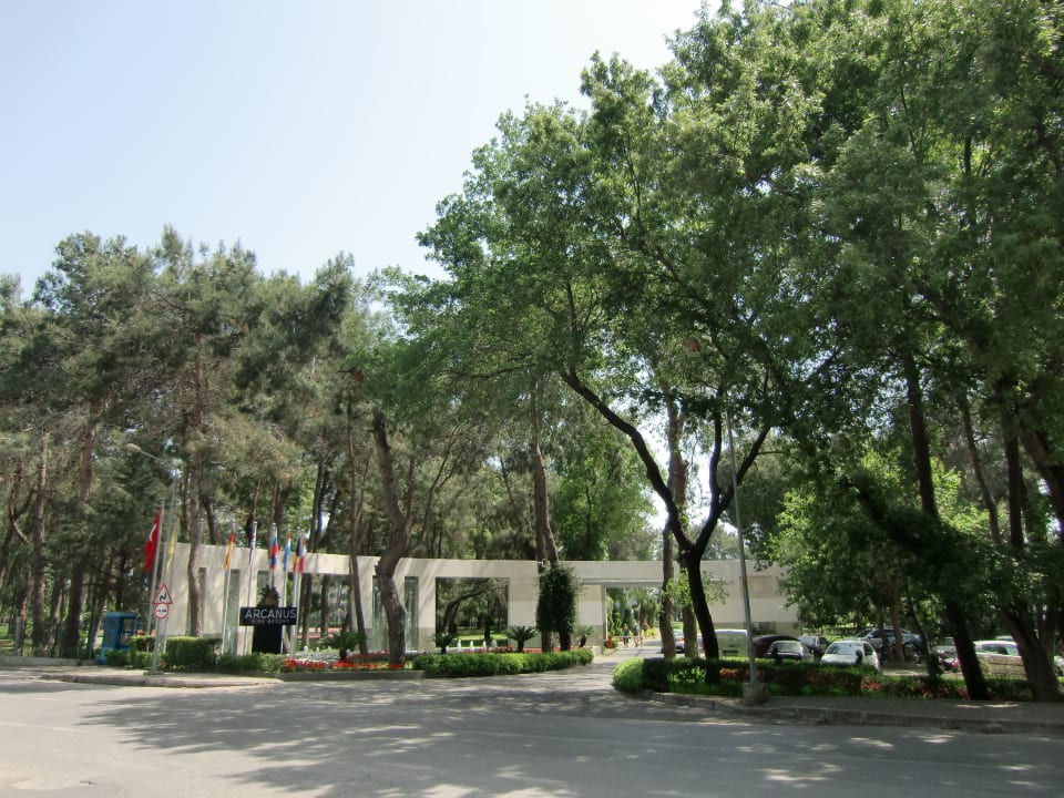 Eingang zur Anlage Arcanus Hotels Sorgun